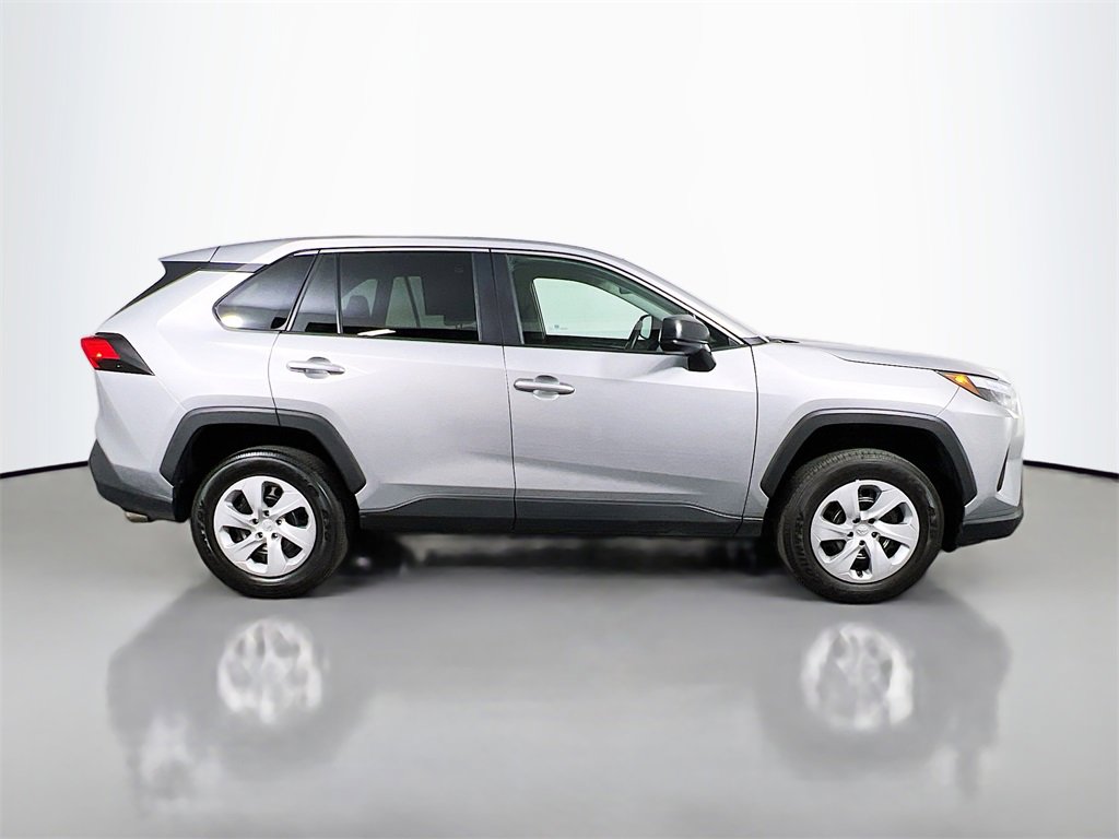 Used 2024 Toyota RAV4 LE image 8