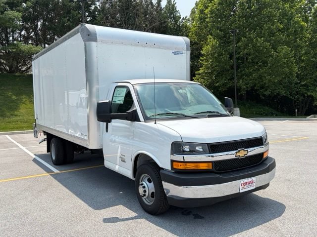 New 2026 Chevrolet Express 4500 w/ Power Convenience Package RWD image 2