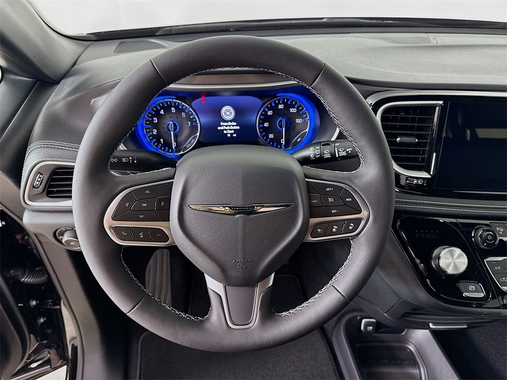 New 2025 Chrysler Pacifica Select image 13