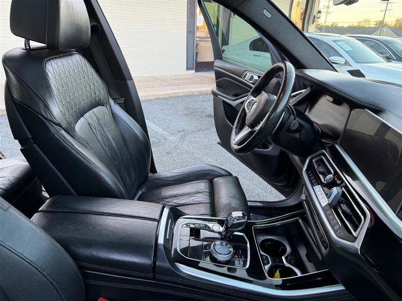 Used 2019 BMW X5 xDrive50i w/ M Sport Package image 18
