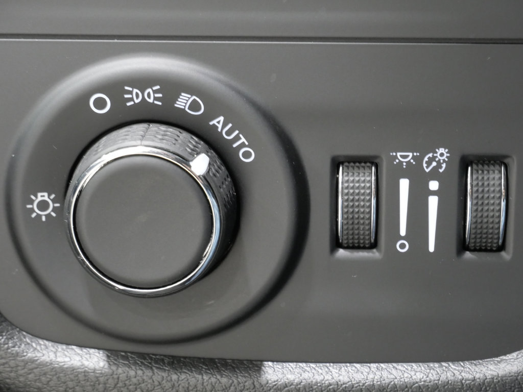 Used 2026 Jeep Grand Cherokee Altitude AWD/4WD image 15