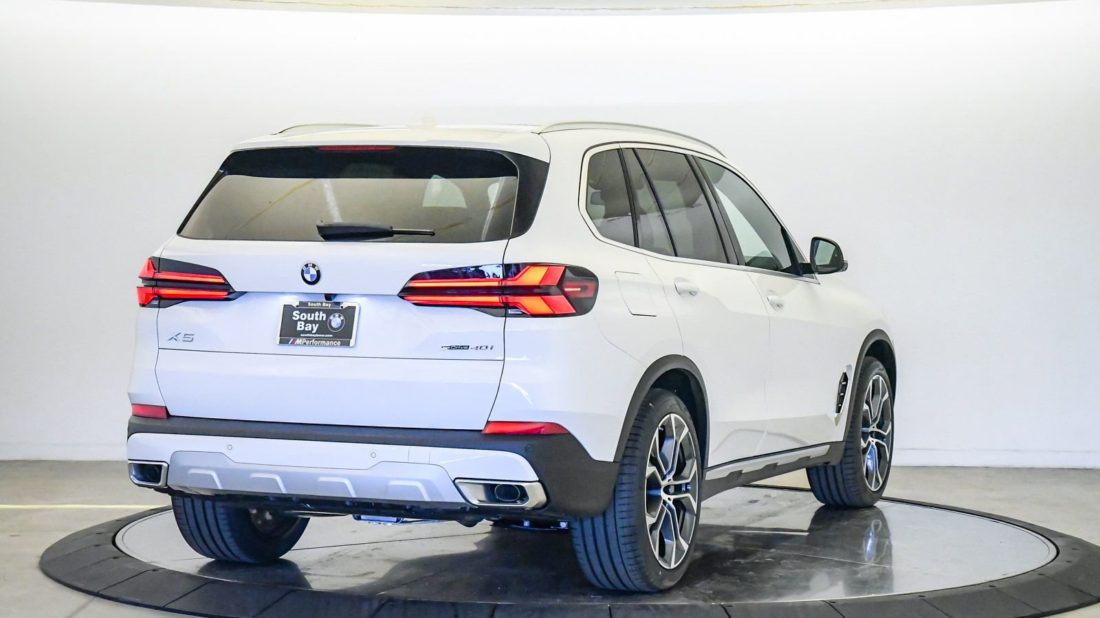 New 2026 BMW X5 sDrive40i w/ Premium Package RWD image 5