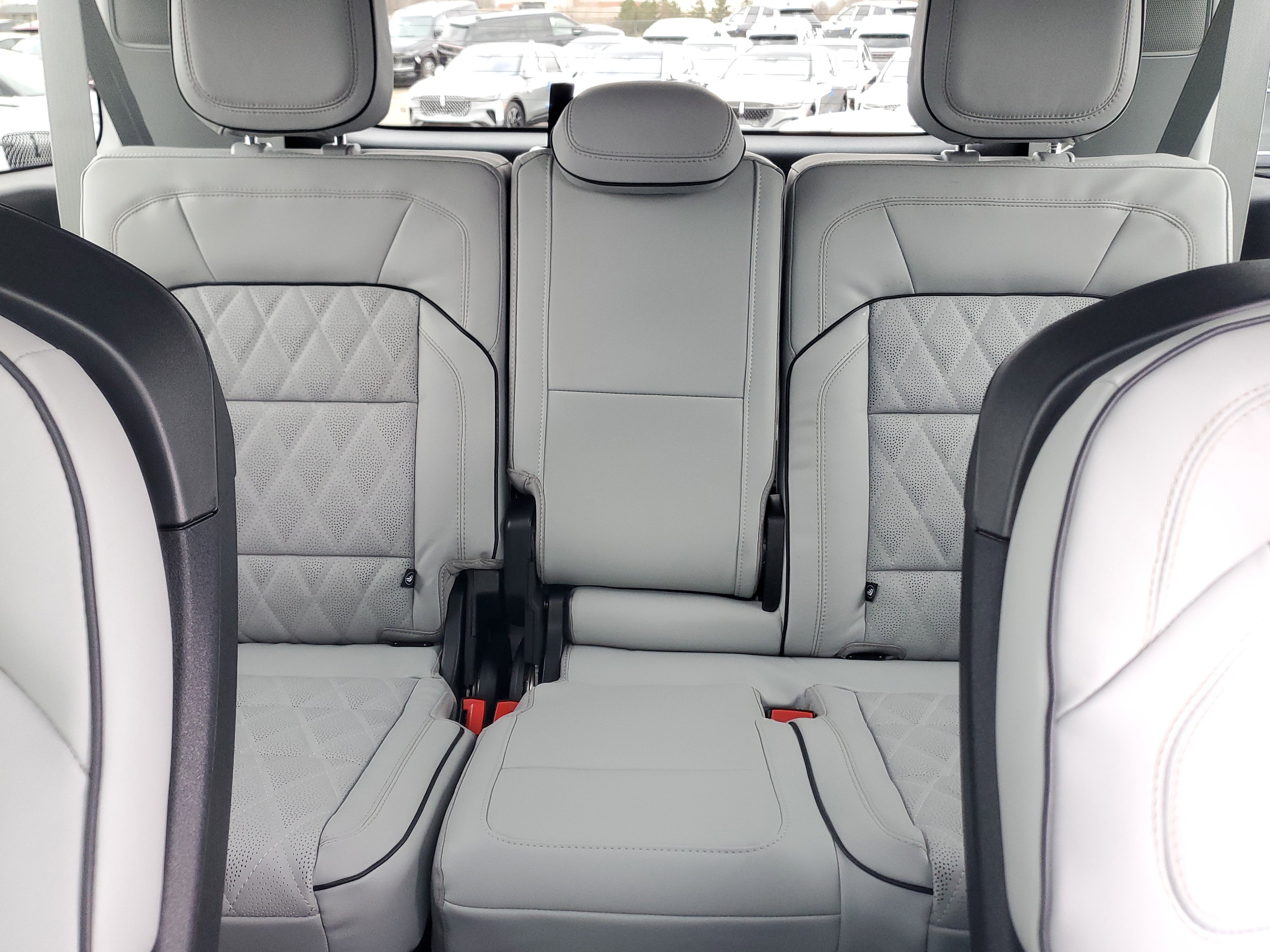 New 2025 Lincoln Navigator L Black Label image 32