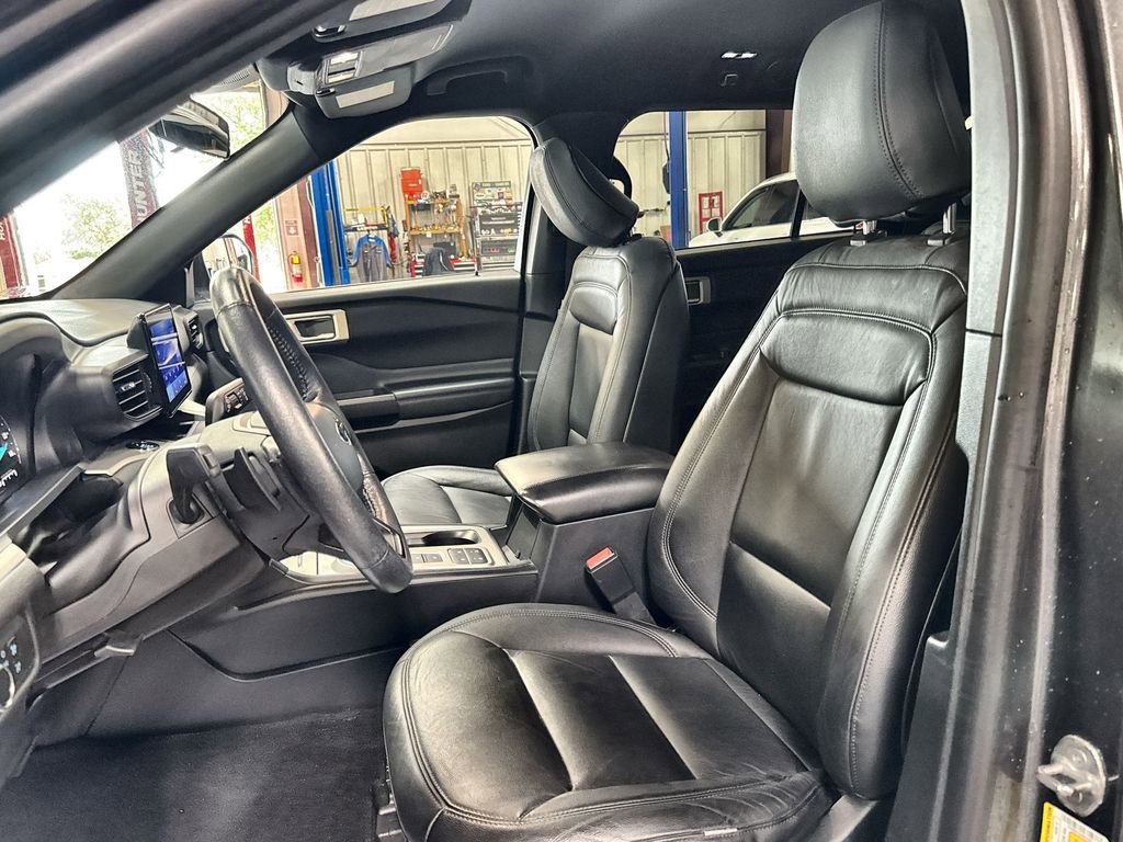 Used 2020 Ford Explorer XLT RWD image 12