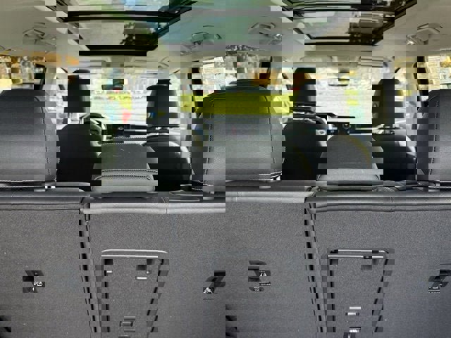 Certified 2025 Volkswagen Taos SEL image 7