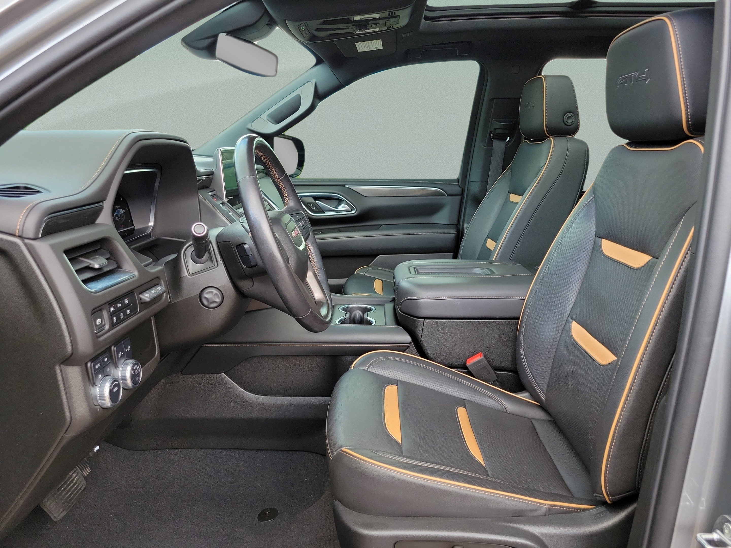 Used 2023 GMC Yukon XL AT4 w/ Technology Package AWD/4WD image 14