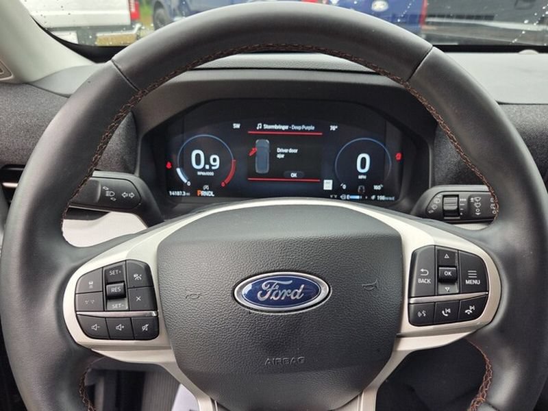 Used 2025 Ford Explorer Active w/ Active Comfort Package RWD image 28