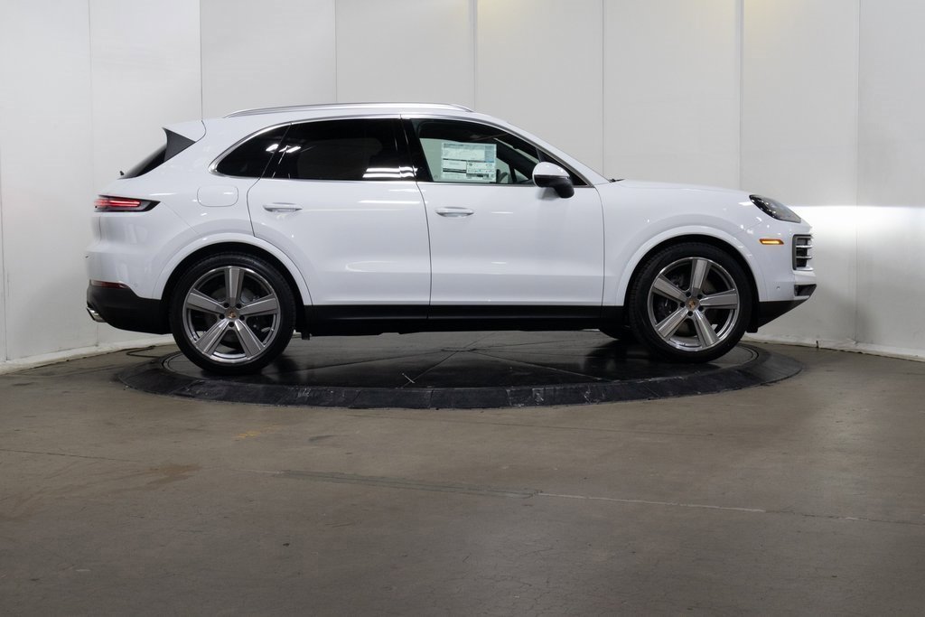 Used 2025 Porsche Cayenne image 8