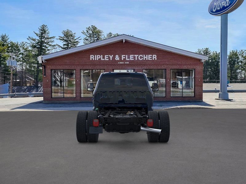 New 2025 Ford F550 4x4 Regular Cab Super Duty image 5