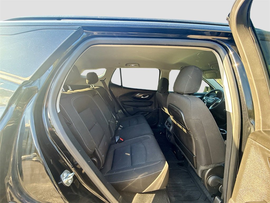 Used 2024 GMC Terrain SLE w/ Driver Convenience Package image 25
