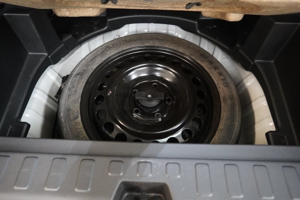 Used 2018 Chevrolet Equinox LT FWD image 11
