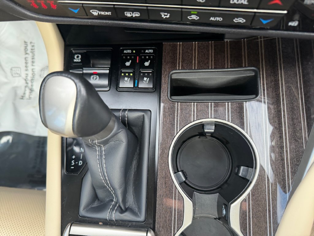 Used 2021 Lexus RX 450h AWD w/ Luxury Package image 18