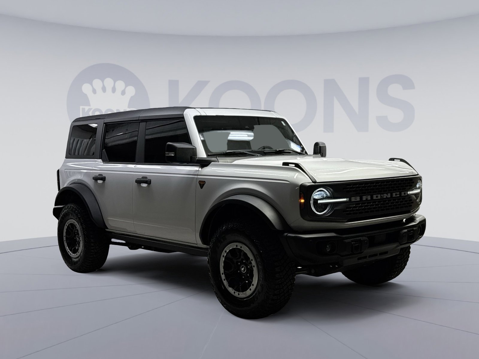 Used 2023 Ford Bronco Badlands image 14