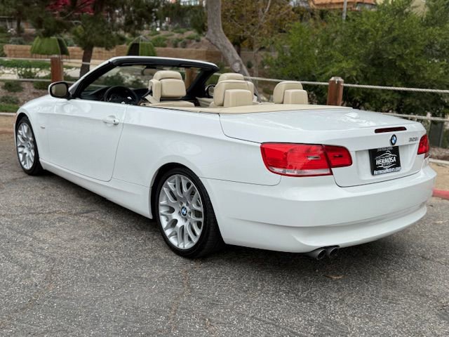 Used 2010 BMW 328i Convertible w/ Premium Pkg image 3