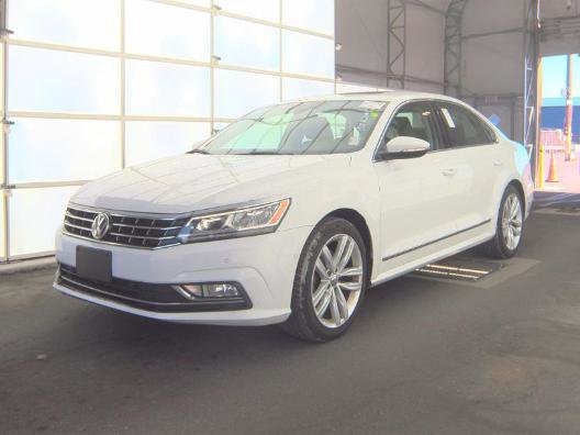 Used 2018 Volkswagen Passat 2.0T SEL Premium image 2
