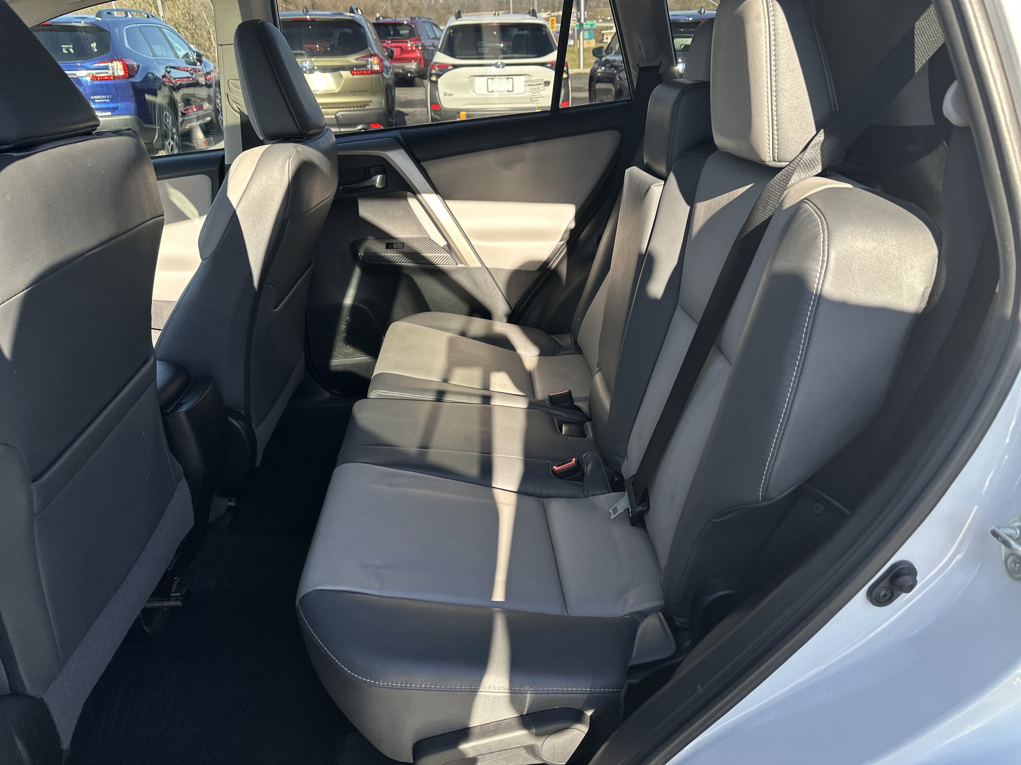 Used 2014 Toyota RAV4 Limited image 13