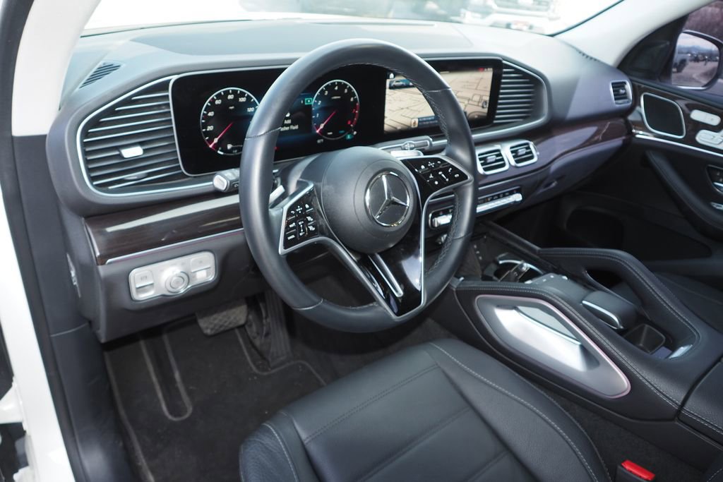 Used 2025 Mercedes-Benz GLE 350 4MATIC w/ AMG Line Exterior image 12
