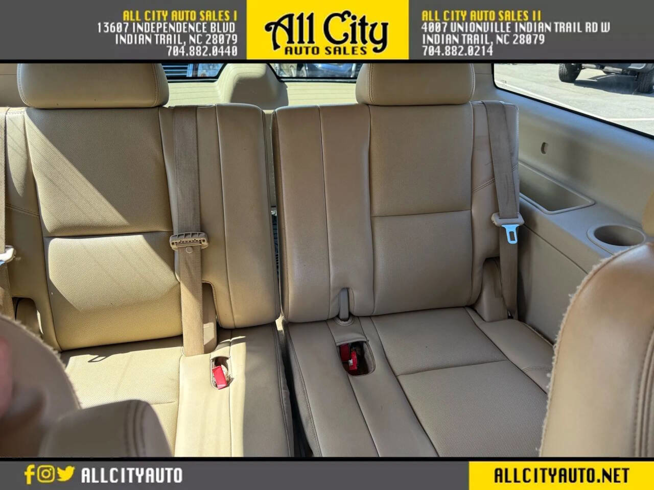 Used 2011 GMC Yukon XL SLT w/ SLT-2 Equipment Package RWD image 17