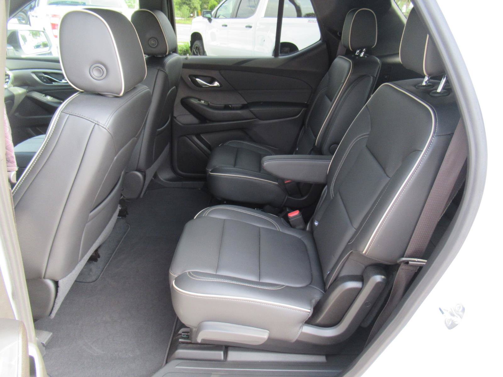 Used 2023 Chevrolet Traverse Premier w/ Redline Edition FWD image 37