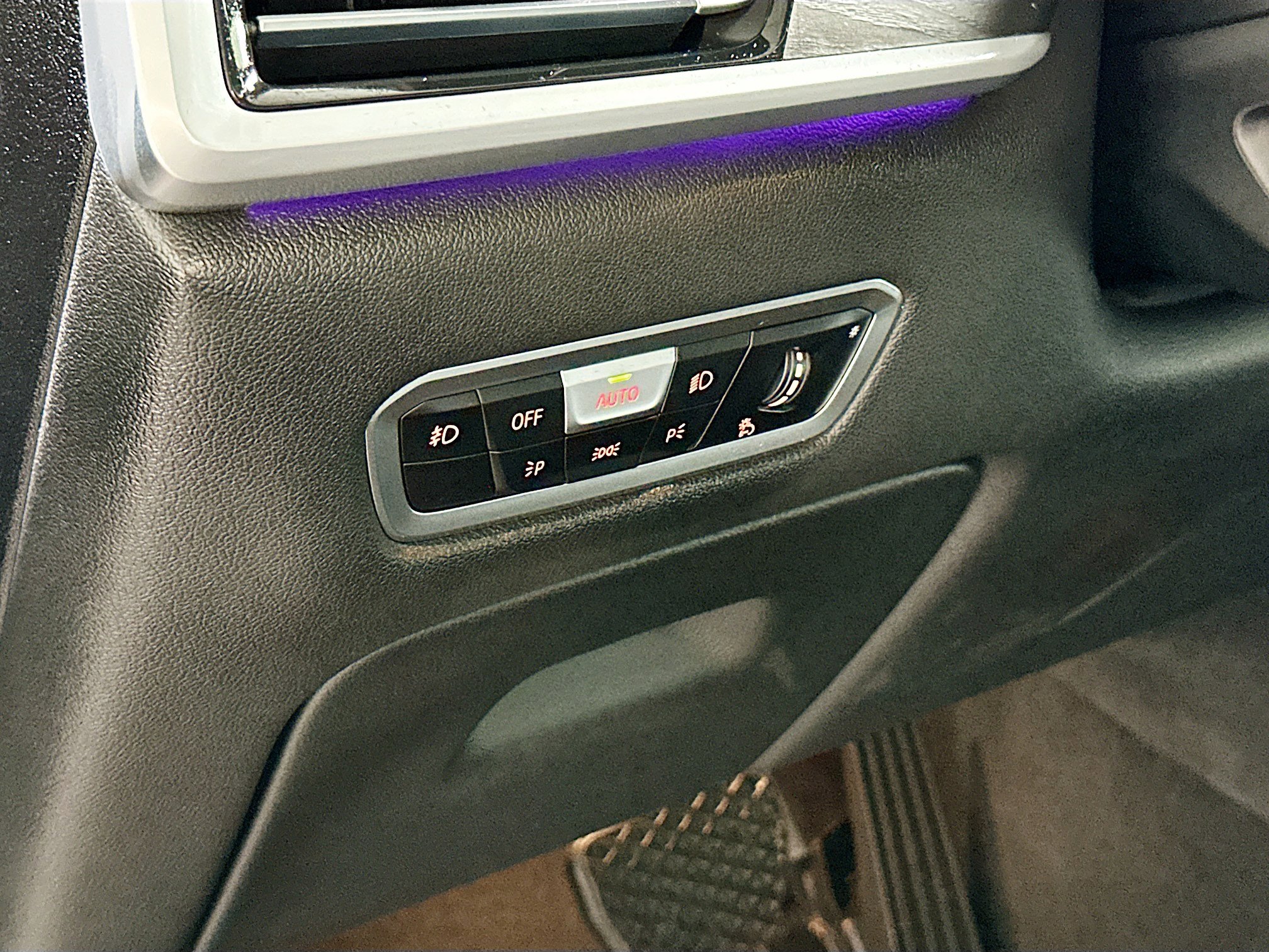 Used 2022 BMW X7 xDrive40i w/ Premium Package image 10