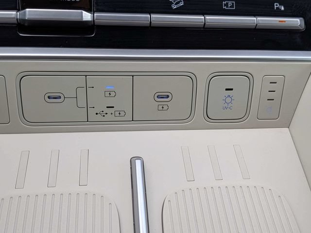 Used 2025 Hyundai Santa Fe Calligraphy FWD image 25