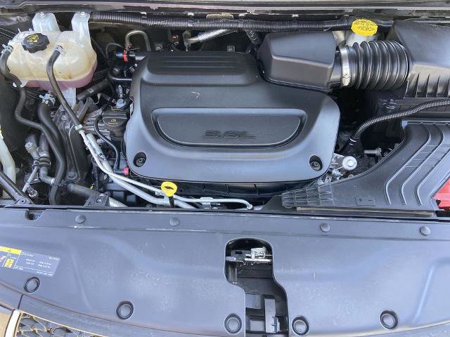 Used 2023 Chrysler Pacifica Touring-L FWD image 25