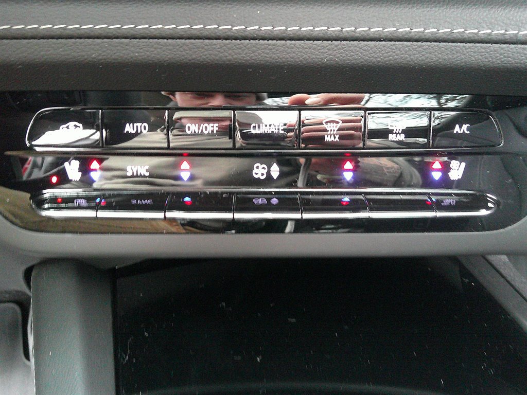 Used 2023 Buick Envision Avenir image 43