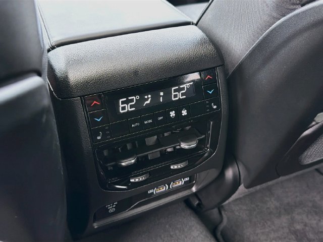 Used 2023 Jeep Grand Cherokee Overland w/ Advanced Protech Group III AWD/4WD image 28