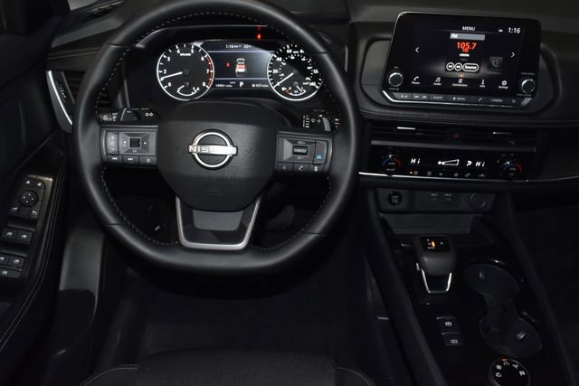 Used 2025 Nissan Rogue SV image 13