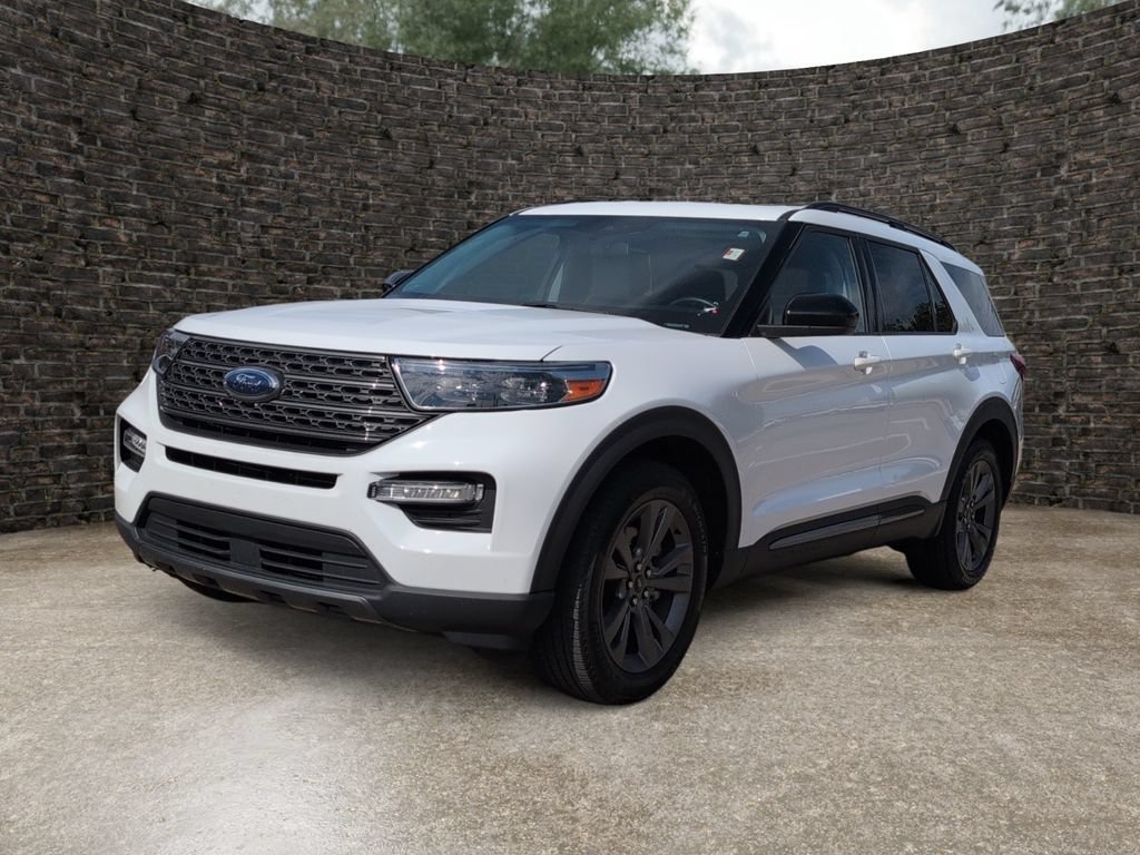 Used 2022 Ford Explorer XLT w/ Equipment Group 202A AWD/4WD image 6