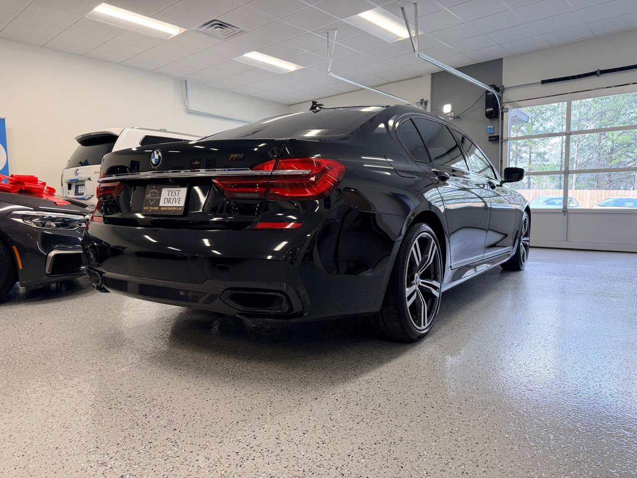 Used 2019 BMW 740i w/ M Sport Package RWD image 10