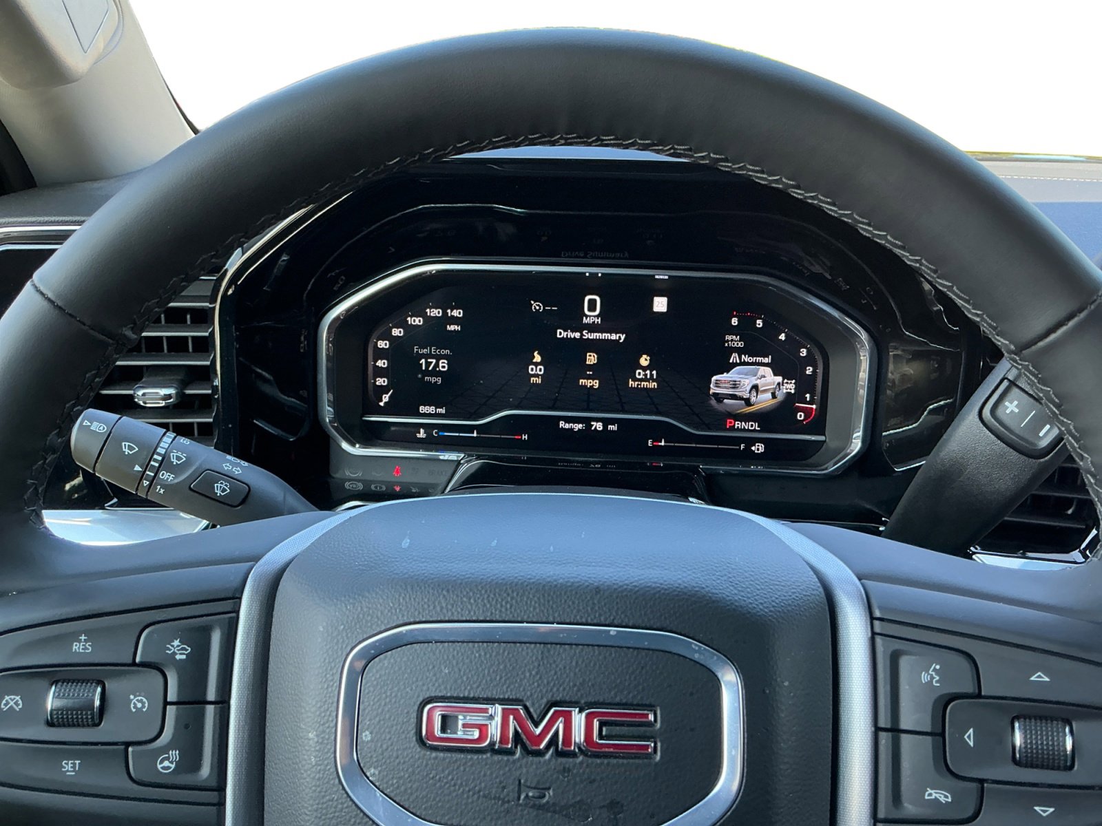 Used 2025 GMC Sierra 1500 Elevation image 12