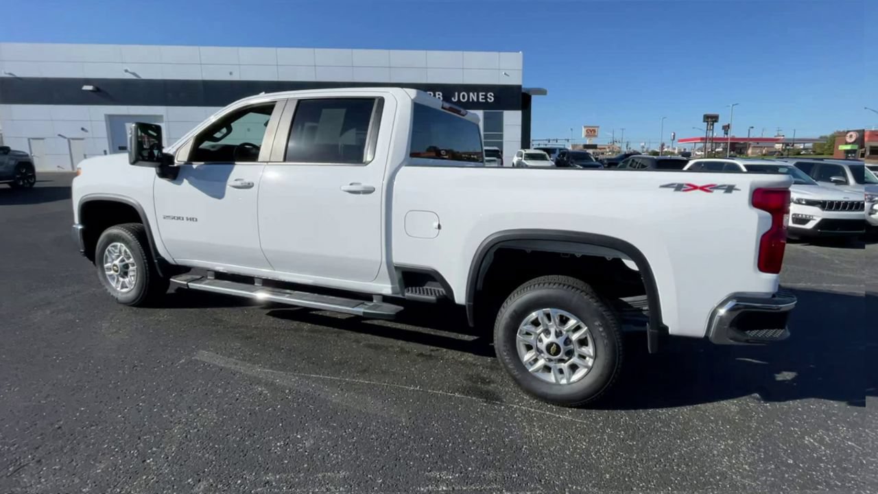 Used 2024 Chevrolet Silverado 2500 LT AWD/4WD image 7