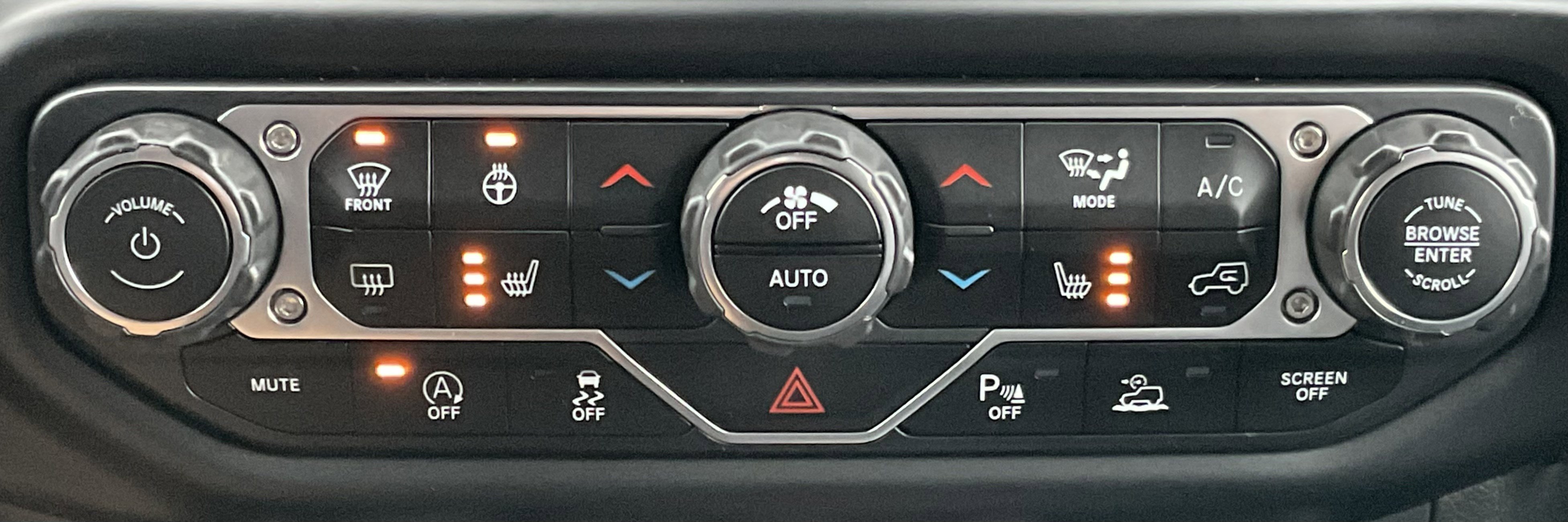 Used 2020 Jeep Gladiator Rubicon w/ Advanced Safety Group image 18