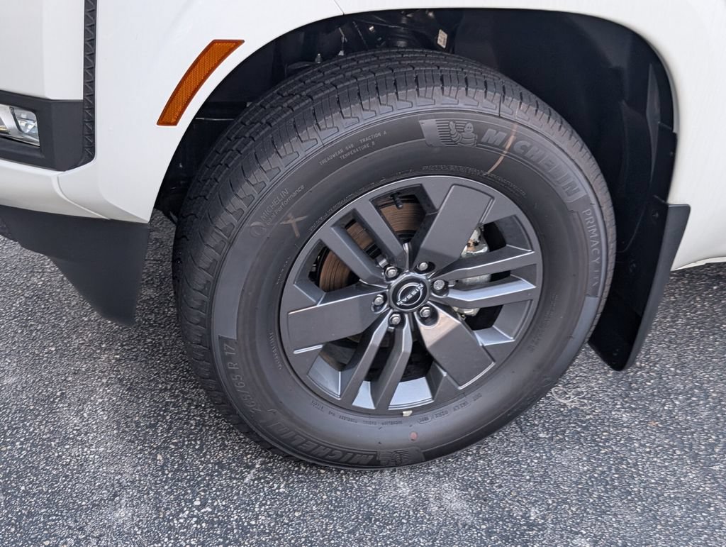New 2025 Nissan Frontier SV w/ SV Convenience Package RWD image 5