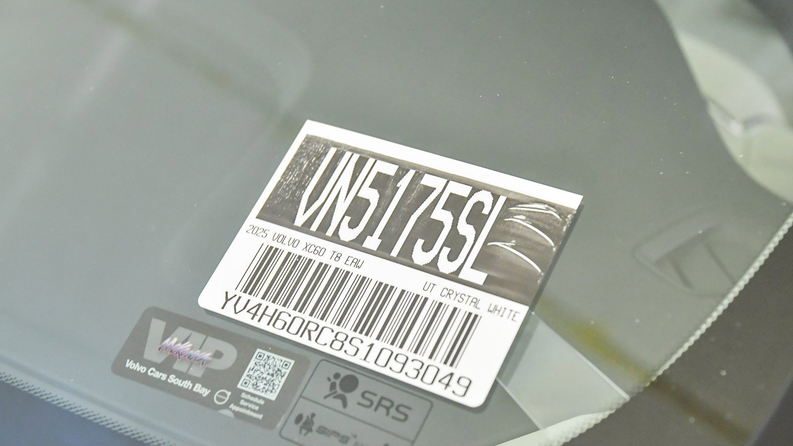 Certified 2025 Volvo XC60 T8 Plus w/ Protection Package Premier image 29