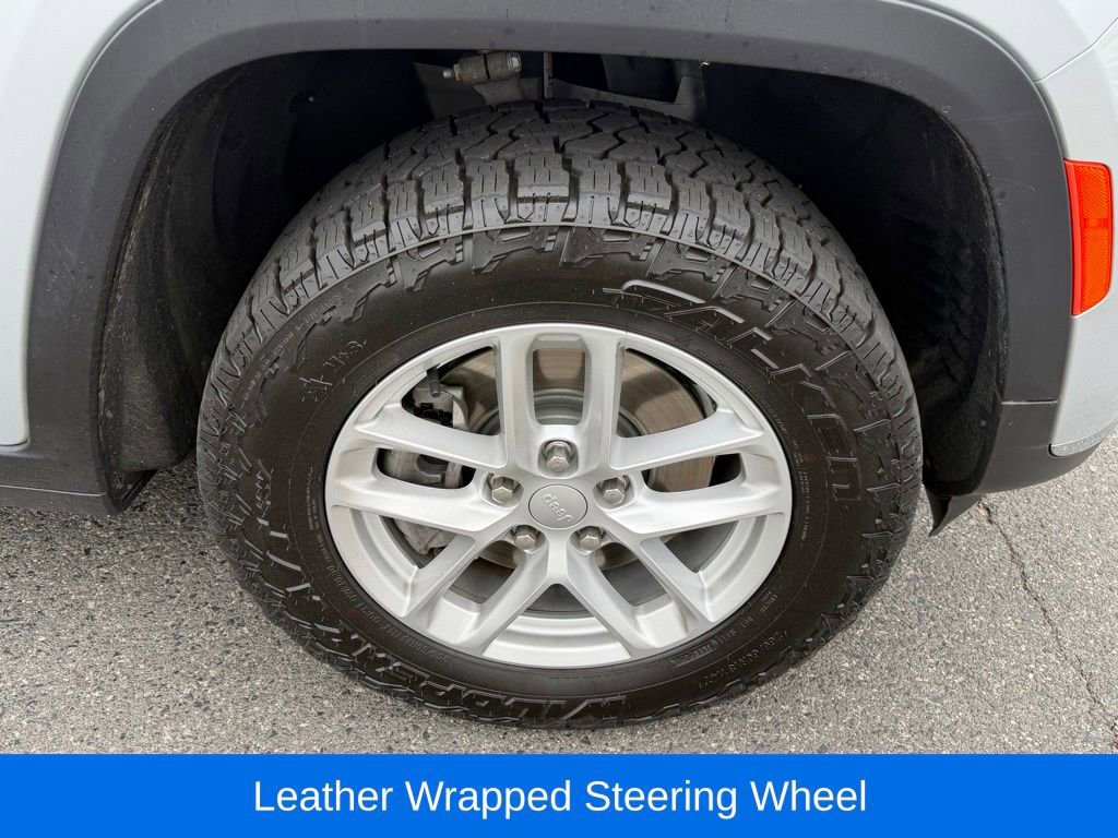 Certified 2021 Jeep Grand Cherokee L Laredo w/ Luxury Tech Group I AWD/4WD image 16