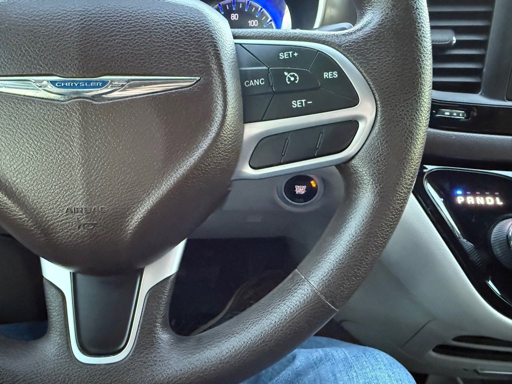 Used 2017 Chrysler Pacifica LX image 29