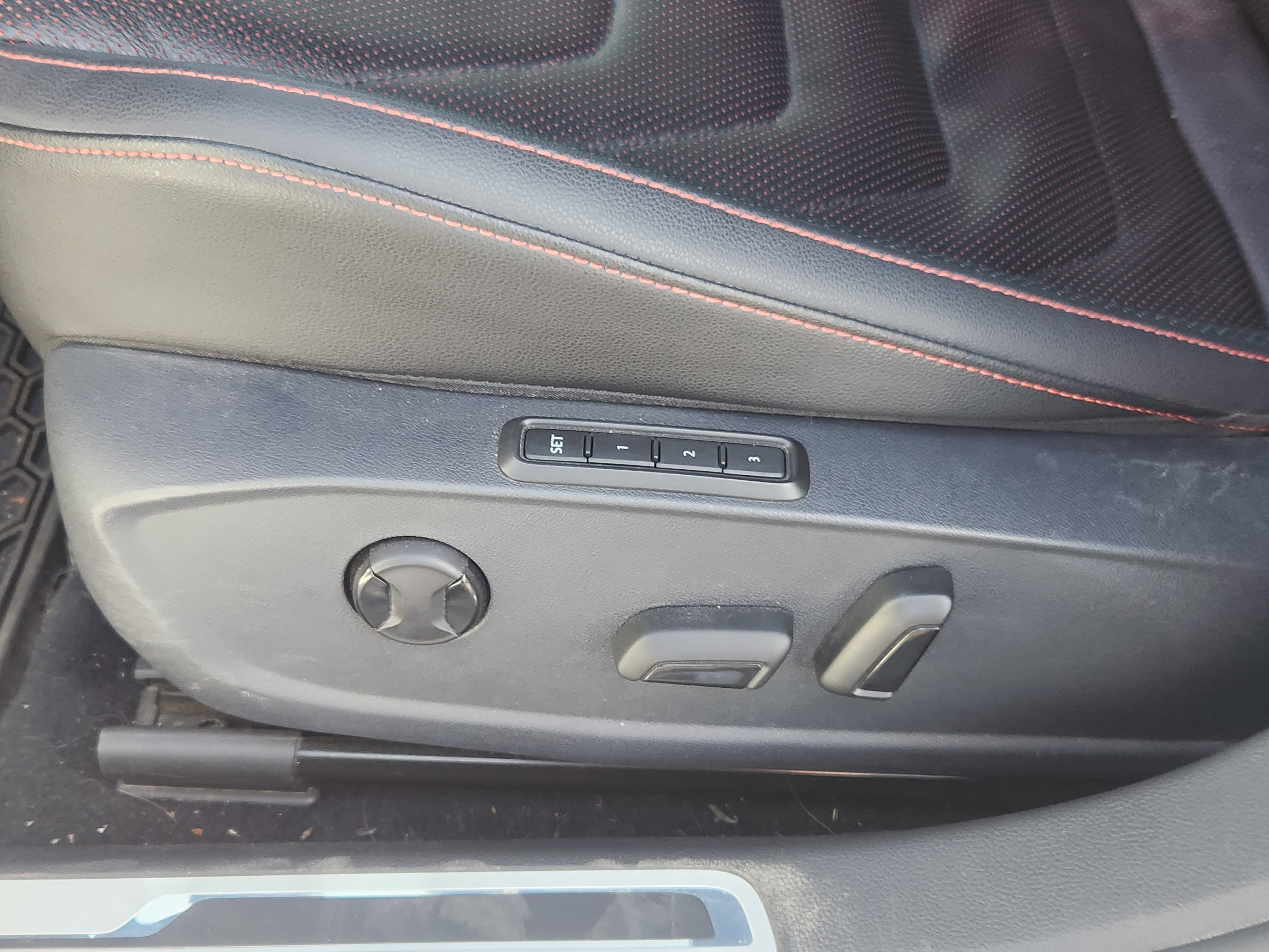 Used 2022 Volkswagen Jetta GLI Autobahn image 14