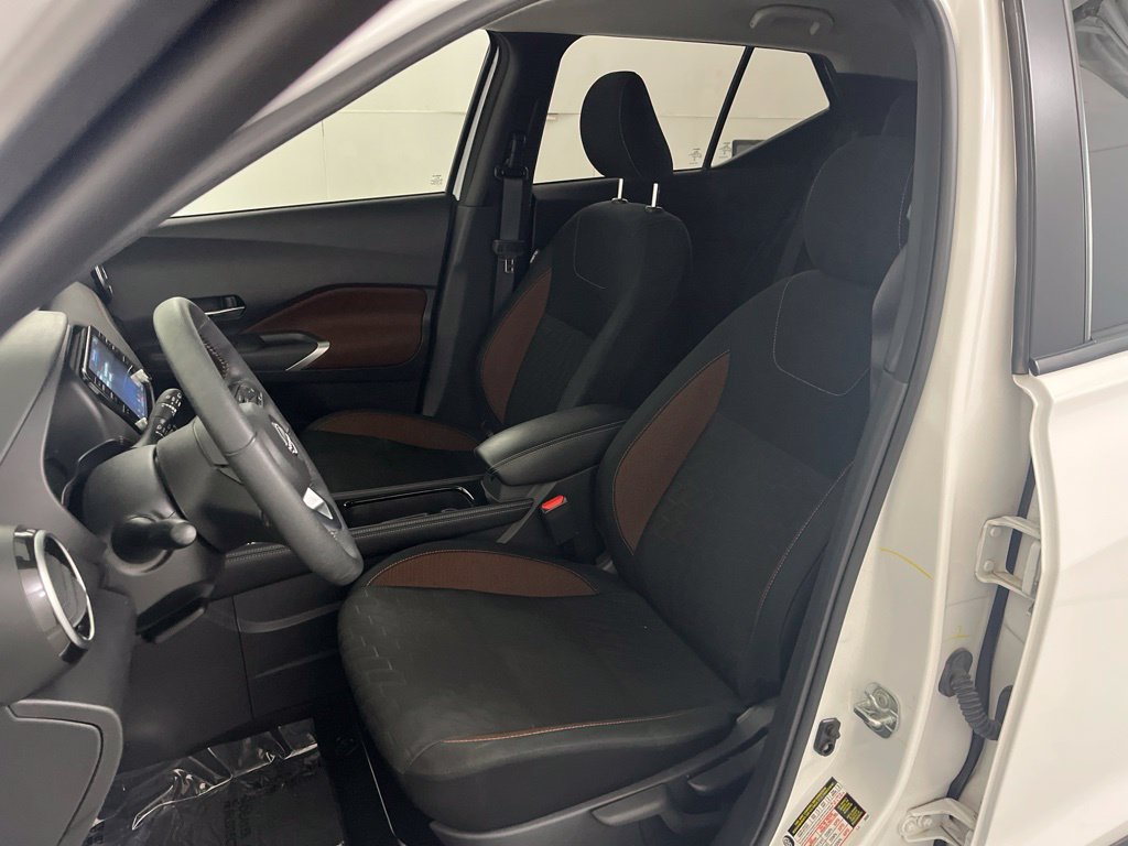 Used 2024 Nissan Kicks SR FWD image 18