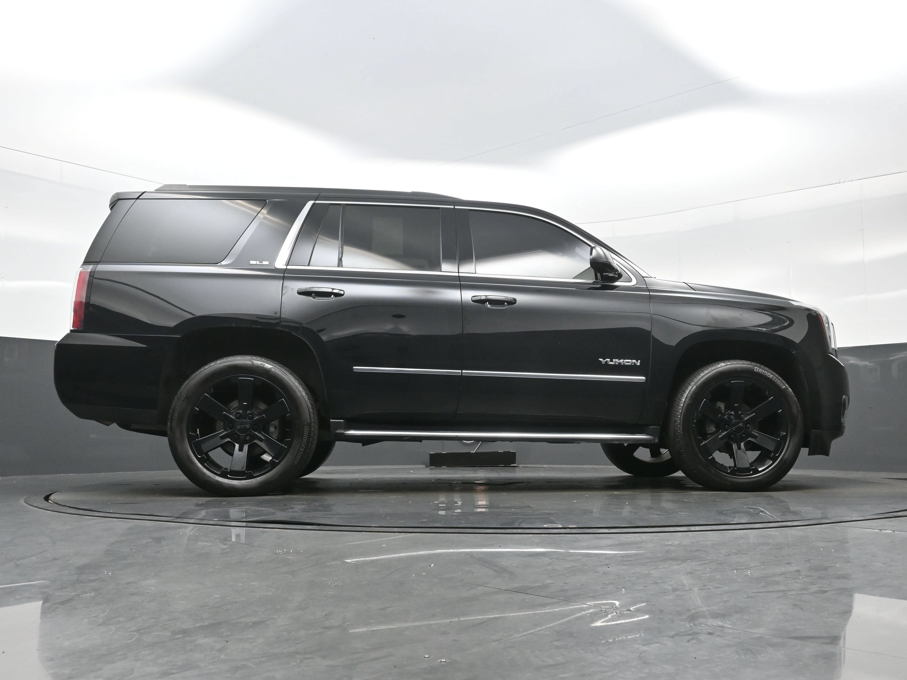 Used 2019 GMC Yukon SLE w/ HD Trailering Package AWD/4WD image 32