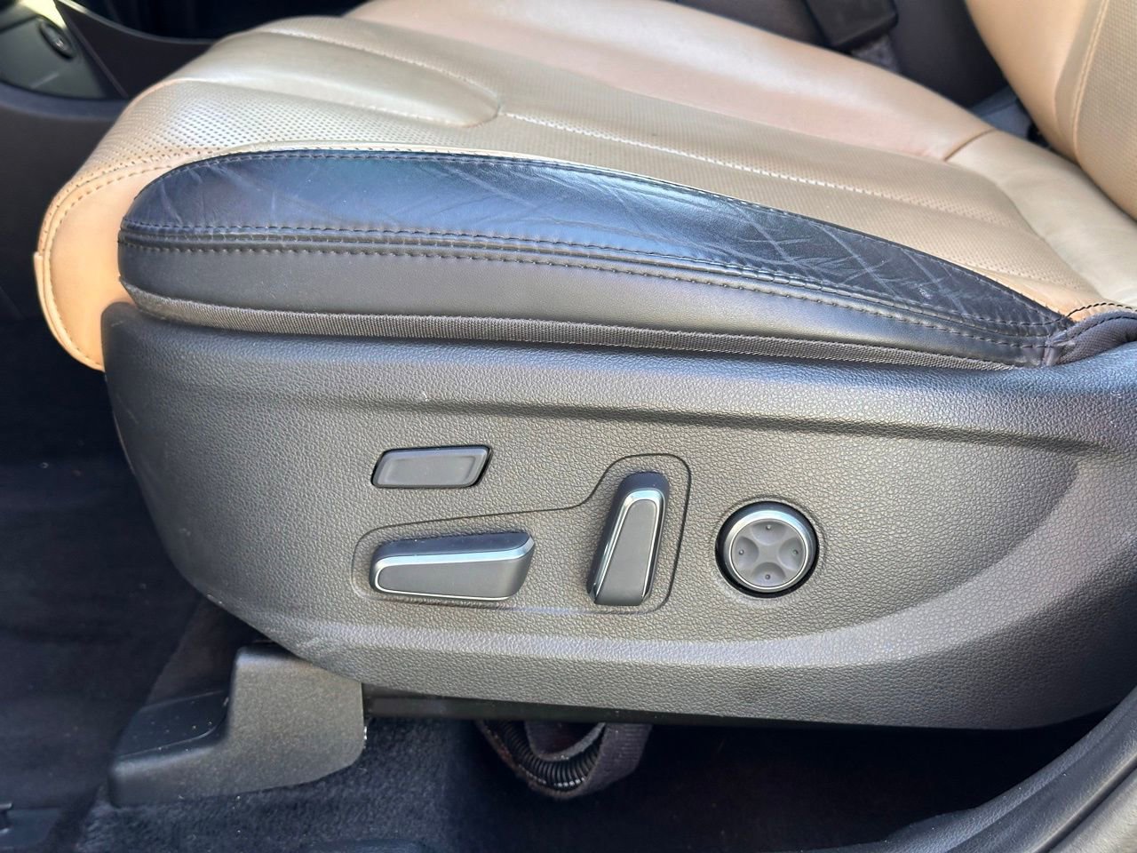 Used 2023 Hyundai Santa Fe Calligraphy w/ Cargo Package image 28