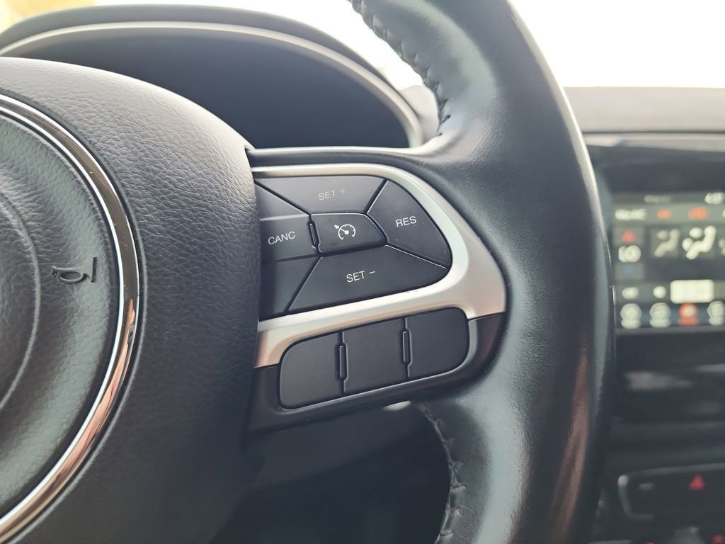 Used 2020 Jeep Compass Latitude image 23