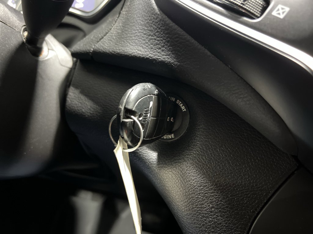 Used 2021 Jeep Cherokee Latitude w/ Mopar Interior Package image 14