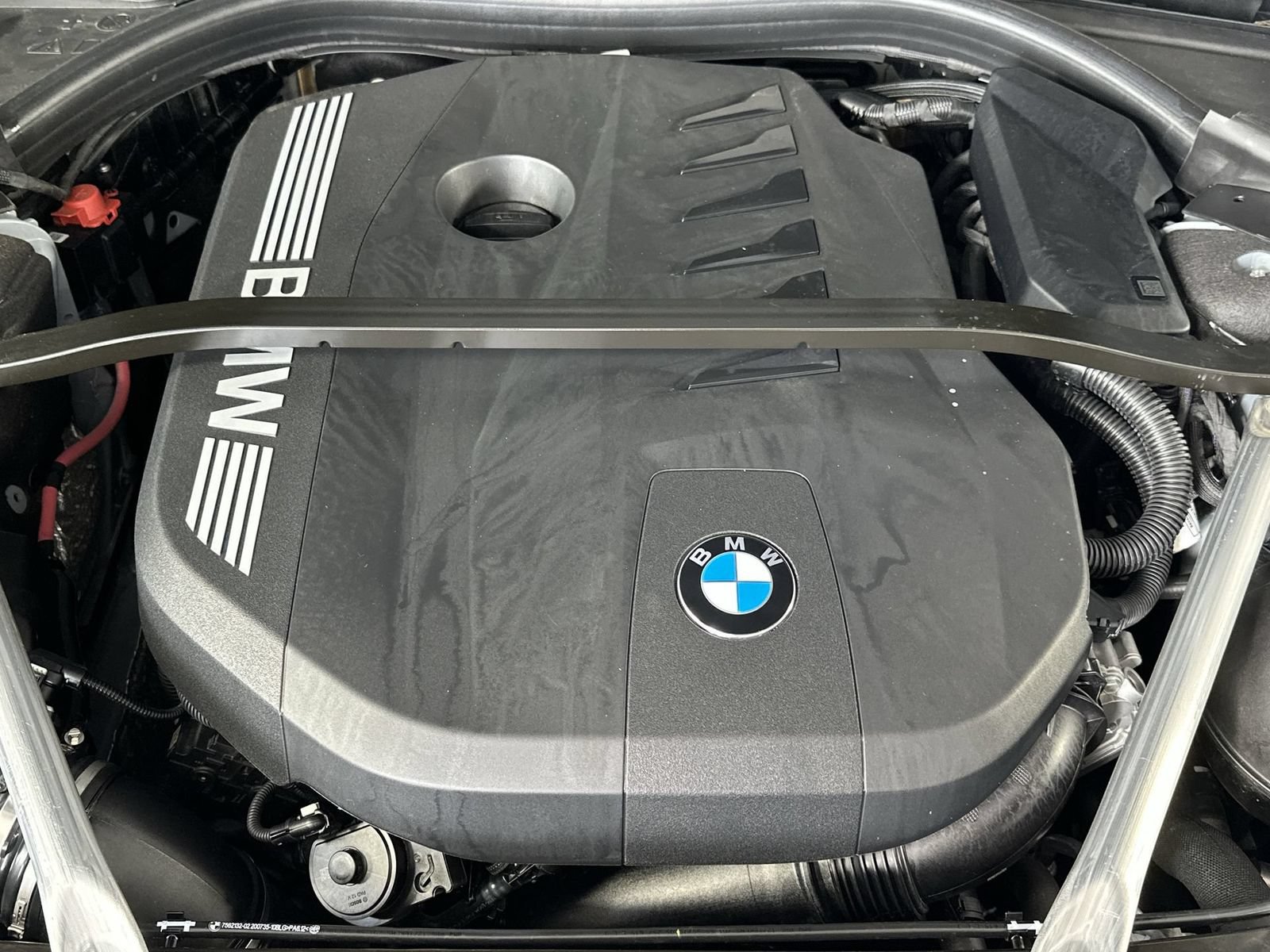 Used 2025 BMW 740i xDrive AWD/4WD image 28