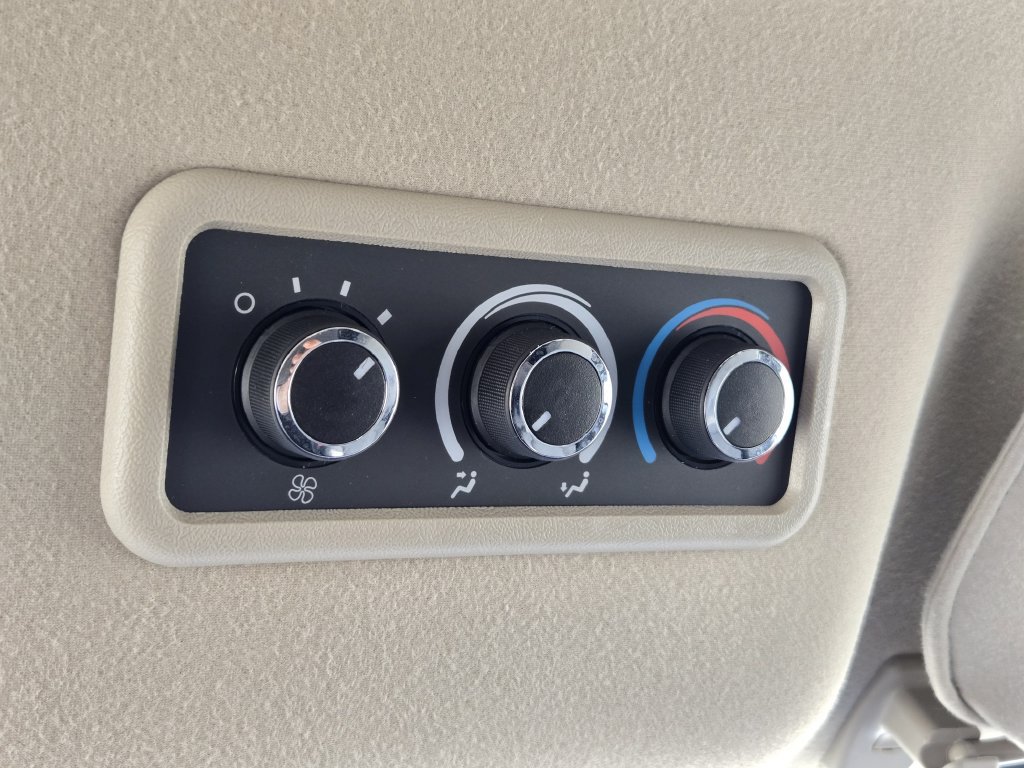 Used 2025 Chevrolet Express 3500 LT w/ LT Preferred Equipment Group RWD image 31