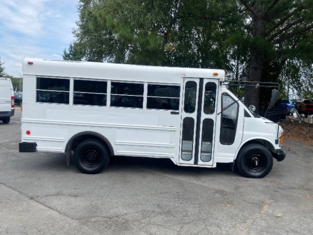 Used 2001 Chevrolet Express 3500 image 4