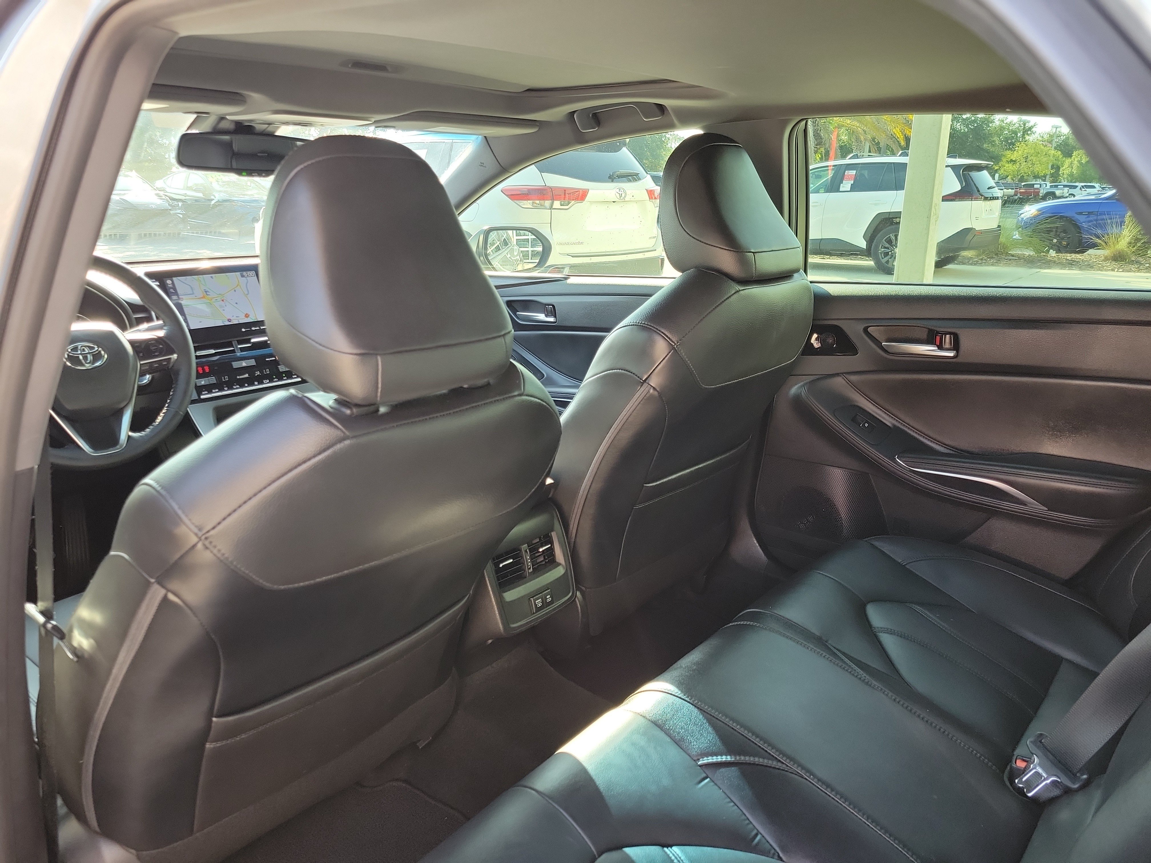 Used 2021 Toyota Avalon XLE w/ Moonroof Package FWD image 27