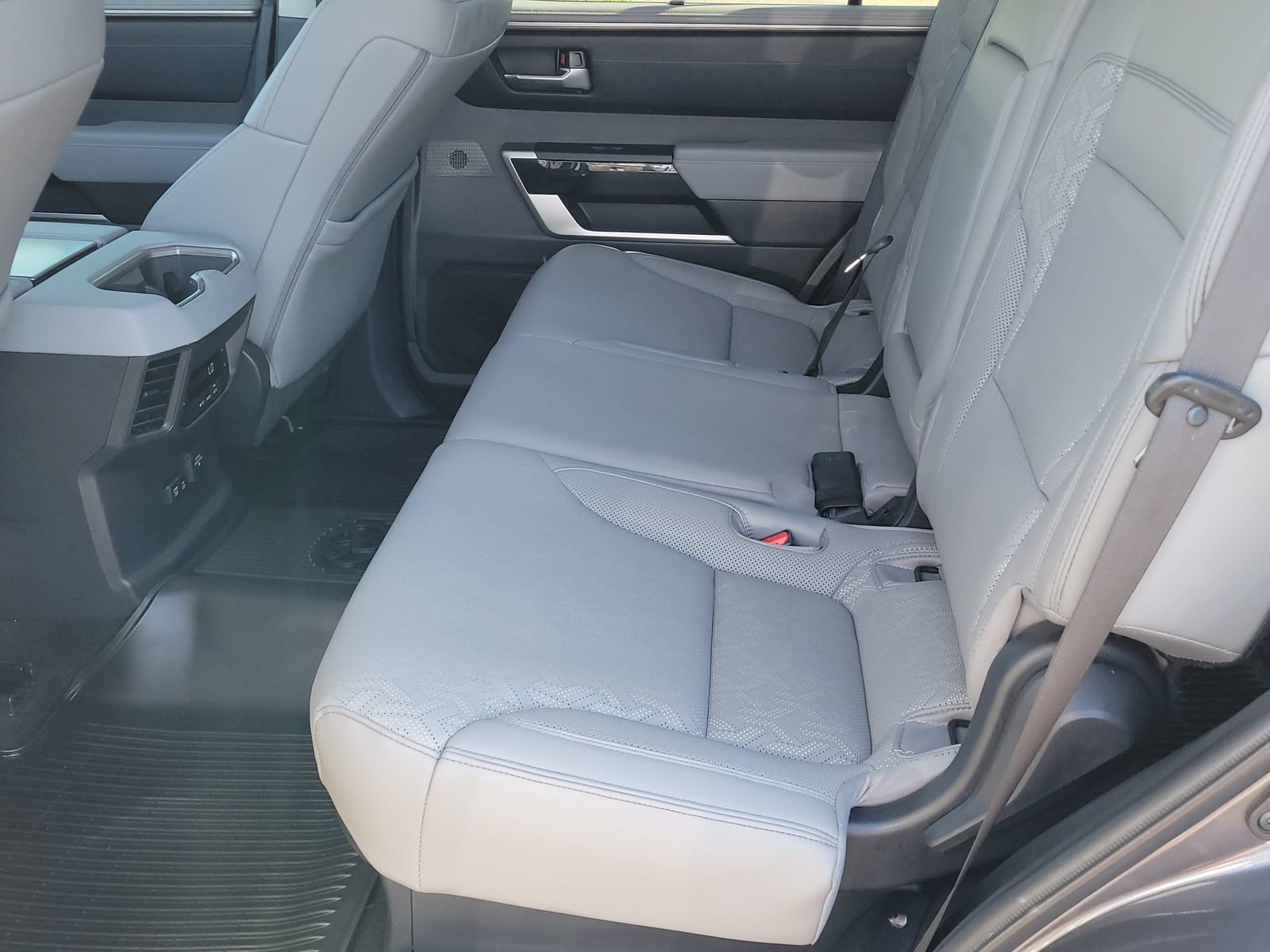 Used 2024 Toyota Sequoia Limited AWD/4WD image 8