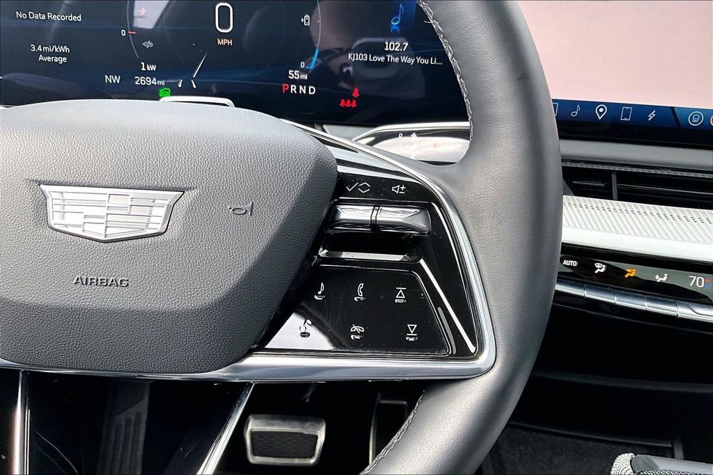 Used 2025 Cadillac Optiq Luxury 1 image 21
